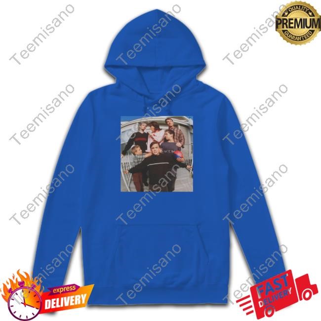 Samhopkodesigns In The Middle Limited Shirt Samhopkodesigns In The Middle Limited Shirt